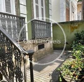 Casa · 136m² · 5 Quartos · Oportunidade: casa com 4 quartos em Laranjeiras!