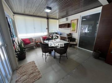 Casa · 230m² · 4 Quartos · 3 Vagas · Casa Alto Padrão, em Local Super Agradável -Aceita Permuta por apto na região.