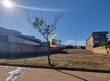 Terreno · 300m² · Villa Suíça - Ágio de lote Plano de 300m²