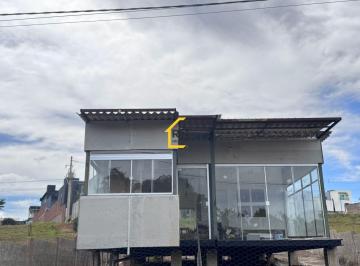 Casa · 150m² · 2 Quartos · 1 Vaga · Villa Suíça - Casa com projeto inovador