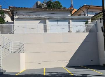 Comercial de 6 quartos, São Paulo · Linda casa comercial prox metrô! Reformada