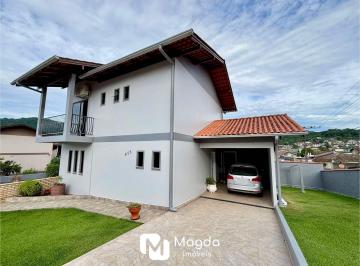 Casa · 200m² · 3 Quartos · 1 Vaga · Casa à venda no bairro Velha Central - Blumenau/SC