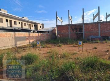 e3ed74aae2ba9d5260131f6d0a3e454e78d1b8e2 · Terreno plano de 120m² em rua asfaltada com sol da manhã