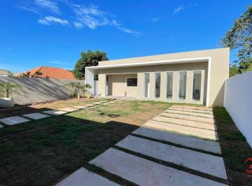 Casa · 150m² · 3 Quartos · 2 Vagas · Fantástica Casa de 3 Quartos com Piscina, Área Gourmet em Maricá - R$ 730.000,00