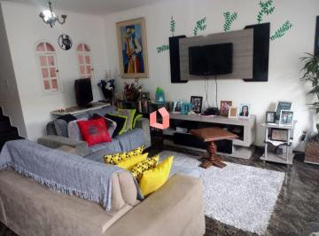 Casa · 233m² · 3 Quartos · 6 Vagas · Sobrado Amplo com Suíte Master e 6 Vagas | Nova Petrópolis | São Bernardo do Campo