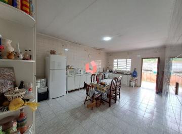 Casa · 215m² · 3 Quartos · 8 Vagas · Casa c/ 3 dormitórios, AC 214 m²,sala/cozinha amplos, edicula 02 banheiros,quintal amplo C/TE440,0m2
