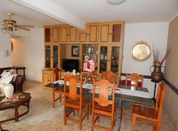 Casa · 181m² · 3 Quartos · 2 Vagas · Sobrado à Venda na Nova Petrópolis | 3 Dormitórios | Suíte e 2 Vagas Cobertas