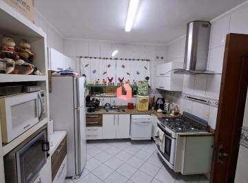 cozinha ampla · Demarchi -SBC-SP>Lindo Sobrado c/3 suites amplas (suite master c/closet),04vg,area gourmet, solar