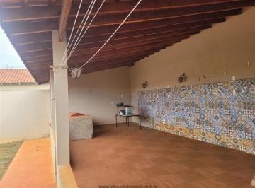 Casa · 230m² · 4 Quartos · 2 Vagas · Casa à venda - no Centro