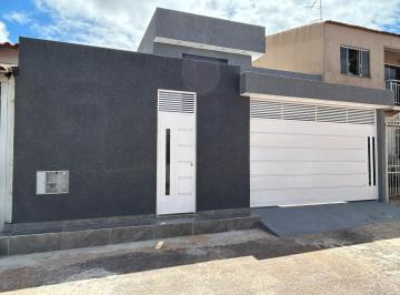 Casa de 3 quartos, Brasília · QNP 14 - CASA DE ALTO PADRAO COM PISCINA