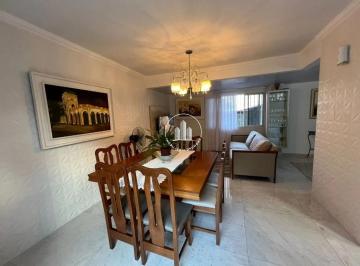 Casa · Casa 4 Quartos com 1 Suíte e 292m² - Centro