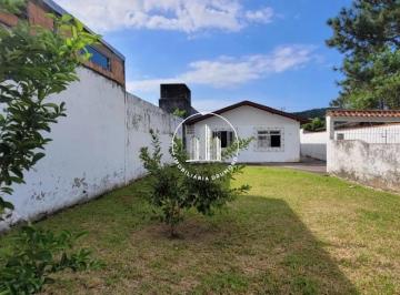 Casa · 150m² · 3 Quartos · 4 Vagas · Casa 3 Quartos com 1 Suíte e 150m² - Forquilhinha