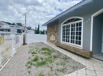 Casa · 200m² · 4 Quartos · 4 Vagas · Casa 4 Quartos com 2 Suítes e 200m² - Centro