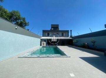 Casa · 210m² · 4 Quartos · 1 Vaga · Casa 4 Quartos com 2 Suítes e 210m² - Balneário