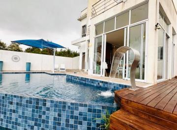 Casa · 1132m² · 5 Quartos · 4 Vagas · Casa em Roçado - São José