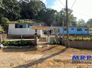 Foto 01 · Casa a venda em Ubatuba, próximo a Praia da Maranduba, em bairro residencial !
