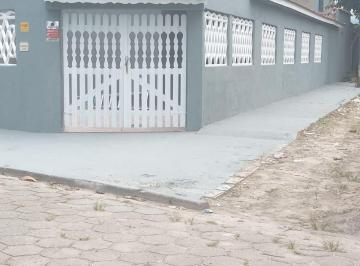 Casa de 2 quartos, Mongaguá · CASA COM PISCINA A VENDA NA PRAIA EM MONGAGUÁ/SP