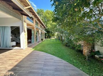 Apartamento · 126m² · 2 Quartos · 3 Vagas · Apartamento à venda - em Ubatuba
