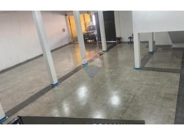 Comercial · 240m² · Alugue Ponto Comercial na Av. Itavuvu!