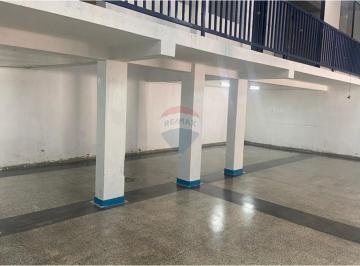 Comercial · 240m² · Alugue Ponto Comercial na Av. Itavuvu!