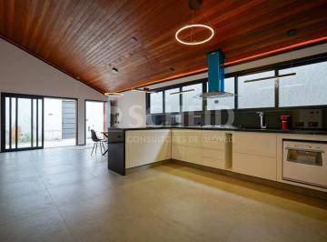 Casa · 100m² · 3 Quartos · 3 Vagas · Casa à Venda no Alto da Boa Vista Totalmente Reformada e Pronta para Morar!