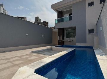 Casa · 135m² · 3 Quartos · 3 Vagas · Sobrado em Vila Tupi - Praia Grande, SP