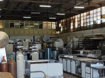 Comercial · 900m² · Comercial à venda - no Setor Industrial