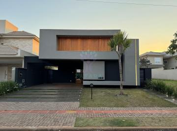 Casa · 190m² · 3 Quartos · 4 Vagas · Casa à venda - no Centro