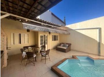 Casa · 250m² · 3 Quartos · 3 Vagas · Casa com 3 quartos à venda no Bairro Residencial Gramado - Uberlândia/MG