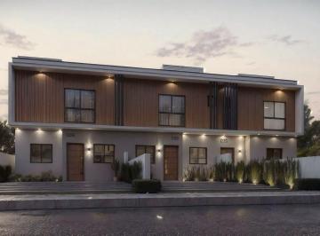 Casa · 114m² · 4 Quartos · Sobrado com 4 dormitórios na Praia dos Ingleses