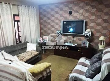 Casa · 201m² · 3 Quartos · 2 Vagas · Casa em Jardim Elvira, Osasco/SP de 201m² 3 quartos à venda por R$ 640.000,00
