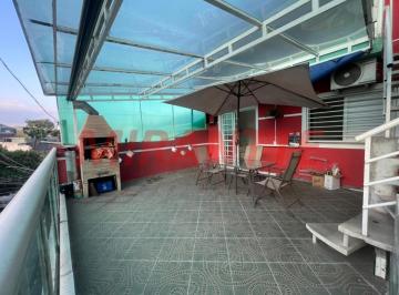 6318818029b37fbd9e2202fd61f27c71.jpg · Sobrado de 167m² com 3 quartos