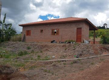Foto 01 · Chácara 5.938 mts  Topografia baixa Energia bifásica Água de poço semi-artesiano  Casa sede contendo