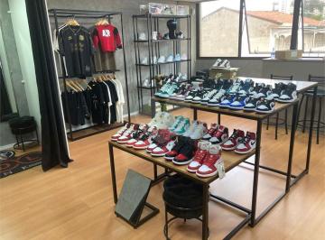 Comercial · 57m² · Salas à venda em Parada inglesa - SP