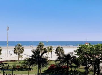 Vista · Lindo Apto Frente Mar, Modernizado, Semi-mobiliado - Pronto para Morar !