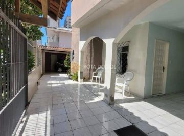 Casa · 160m² · 3 Quartos · 3 Vagas · Casa Próximo à Segunda Avenida 3 Quartos e 3 Vagas em Meia Praia Itapema SC