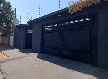 Casa · 227m² · 3 Quartos · Casa com 3 quartos sendo 1 suíte - Jardim Dourado em Três Lagoas / MS