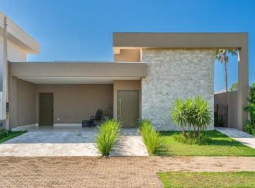 Casa · 221m² · 3 Quartos · 3 Vagas · Casa com 3 suítes à venda no Condomínio Portal das Águas em Três Lagoas - MS | Conforto e elegância