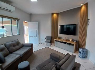 Casa · 179m² · 3 Quartos · 2 Vagas · Casa com 3 quartos sendo 1 suíte - Santos Dumont em Três Lagoas / MS