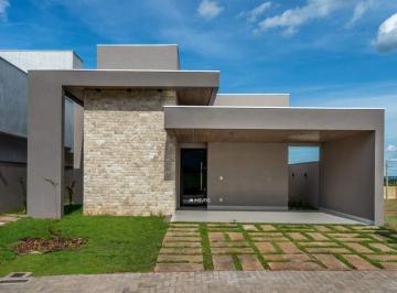 Casa · 200m² · 3 Quartos · 2 Vagas · Casa com 3 suítes a venda no Condomínio Village do Lago em Três Lagoas - MS | Conforto e praticidade