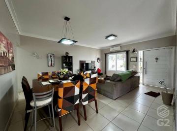 76144db4e38a8b3e27d1976d90346dc745952ef2 · Casa à Venda no Jardim Regente com Piscina - Indaiatuba - SP