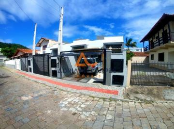 Fachada · Geminado diferenciado de 1 suíte, cozinha planejada e vaga de garagem coberta no Gravatá, em Navegan