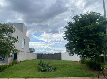 Terreno · 360m² · Terreno 360m² no condomínio Varanda Sul disponível para venda no Shopping Park em Uberlândia MG