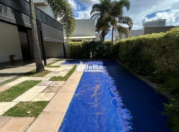 Casa · 360m² · 4 Quartos · 3 Vagas · Casa no Condomínio Paradiso Ecologico disponível para venda em Uberlândia MG