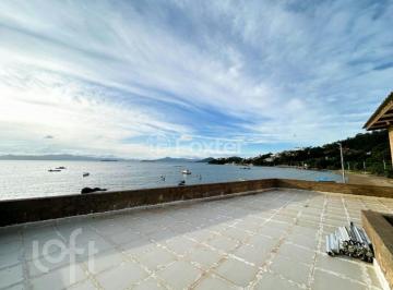 4287f138 · Casa, 3 dormitórios, 235 m², em Cacupé
