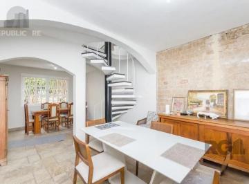 Casa · 224m² · 4 Quartos · 4 Vagas · Casa de 4 dormitórios no bairro Três Figueiras