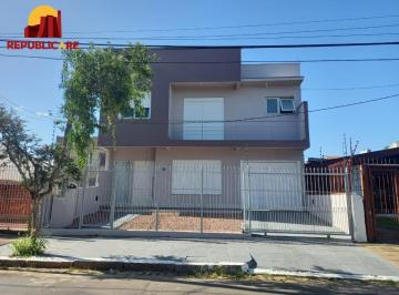 Casa · 229m² · 3 Quartos · 2 Vagas · Casa à Venda com 3 Dormitórios, Suíte com Closet e Garagem para 10 Carros