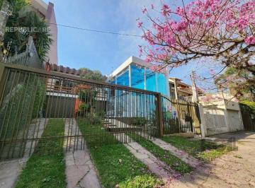 Casa · 255m² · 3 Quartos · 4 Vagas · Vende-se excelente cada 3 quartos com suíte, 4 vagas, anexo comn salão de festas