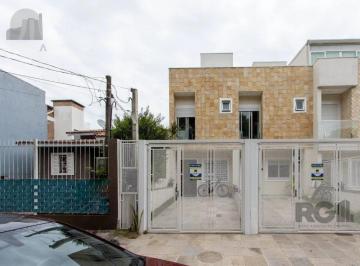 Casa · 108m² · 2 Quartos · 1 Vaga · Sobrado com dois andares e área de terraço,