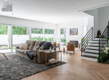 Casa · 450m² · 3 Quartos · 2 Vagas · Casa à venda - em Pedra Redonda